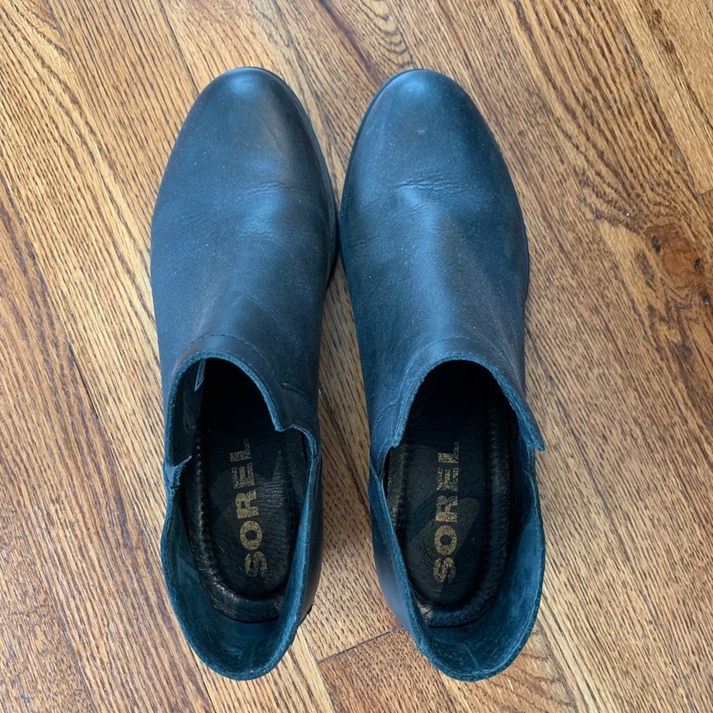 Sorel cut out bootie